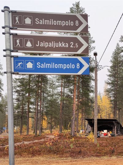 Reittien kyltityksiä on rakennettu hankkeissa.