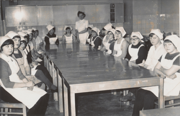 Oppilaita luokassa, noin 1950