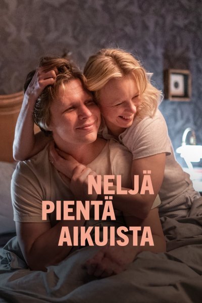 Neljä pientä aikuista -elokuvan juliste, jossa on kuva elokuvan päähenkilöistä.